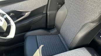 Peugeot 3008 1.2 HYBRID Allure SUV 5dr Petrol Hybrid e-DSC6 Euro 6 (s/s) (145