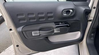 Citroen C3 1.2 PureTech PLUS Hatchback 5dr Petrol EAT6 Euro 6 (s/s) (110 ps