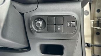 Citroen C3 1.2 PureTech PLUS Hatchback 5dr Petrol EAT6 Euro 6 (s/s) (110 ps