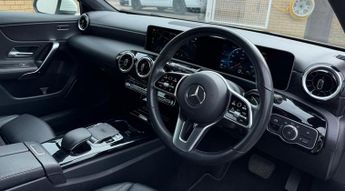 Mercedes-Benz A Class 1.5 A180d Sport (Executive) Hatchback 5dr Diesel 7G-DCT | Servic