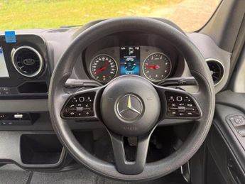 Mercedes-Benz Sprinter 2.1 516 CDI Chassis Cab 2dr Diesel G-Tronic+ RWD L2 Euro 6 (163 