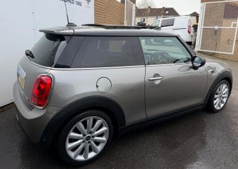 MINI Hatch 1.5 Cooper Hatchback 3dr Petrol Auto | Low Miles | £30 Road Tax 