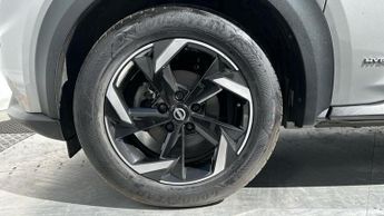 Nissan Juke 1.6 N-Connecta SUV 5dr Petrol Hybrid Auto Euro 6 (143 ps)