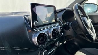 Nissan Juke 1.6 N-Connecta SUV 5dr Petrol Hybrid Auto Euro 6 (143 ps)