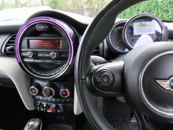 MINI Hatch 1.5 Cooper Hatchback 3dr Petrol Auto Euro 6 (s/s) (136 ps)