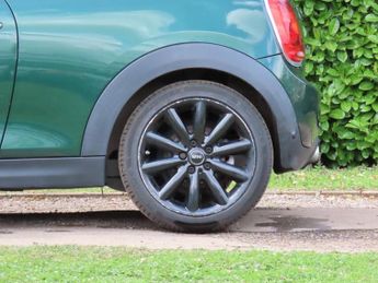 MINI Hatch 1.5 Cooper Hatchback 3dr Petrol Auto Euro 6 (s/s) (136 ps)