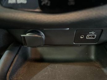 Nissan Juke 1.6 N-Connecta SUV 5dr Petrol Hybrid Auto Euro 6 (143 ps)