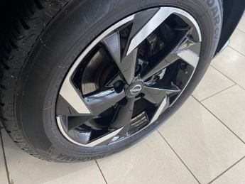 Nissan Juke 1.6 N-Connecta SUV 5dr Petrol Hybrid Auto Euro 6 (143 ps)