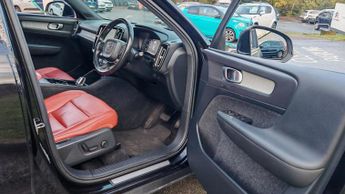 Volvo XC40 2.0 D3 Inscription SUV 5dr Diesel Auto AWD Euro 6 (s/s) (150 ps)