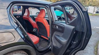 Volvo XC40 2.0 D3 Inscription SUV 5dr Diesel Auto AWD Euro 6 (s/s) (150 ps)