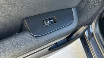 Kia Ceed 1.5 T-GDi 3 Hatchback 5dr Petrol DCT Euro 6 (s/s) (158 bhp)