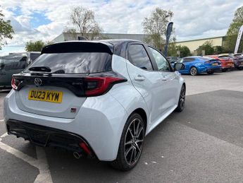Toyota Yaris 1.5 VVT-h GR SPORT Hatchback 5dr Petrol Hybrid E-CVT Euro 6 (s/s