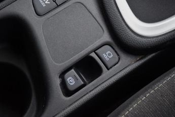 Toyota Yaris 1.5 VVT-h Design Hatchback 5dr Petrol Hybrid E-CVT Euro 6 (s/s) 