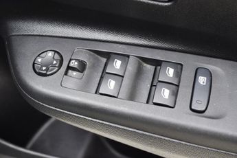 Vauxhall Corsa Electric 50kWh Elite Premium Hatchback 5dr Electric Auto (136 ps)