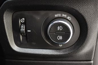 Vauxhall Corsa Electric 50kWh Elite Premium Hatchback 5dr Electric Auto (136 ps)