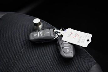 Vauxhall Corsa Electric 50kWh Elite Premium Hatchback 5dr Electric Auto (136 ps)