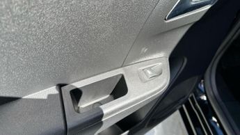 Vauxhall Corsa Electric 50kWh Elite Premium Hatchback 5dr Electric Auto (136 ps)
