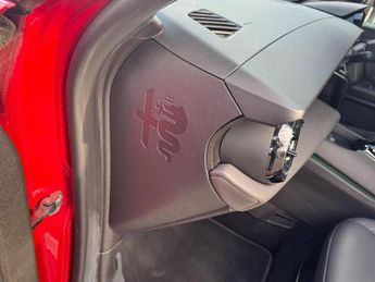 Alfa Romeo Junior 54kWh Elettrica Speciale Auto 5dr