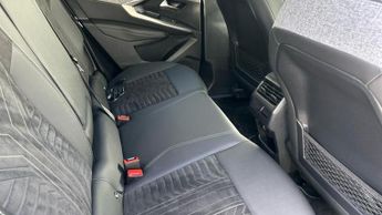 Peugeot E-3008 73kWh GT SUV 5dr Electric Auto (210 ps)