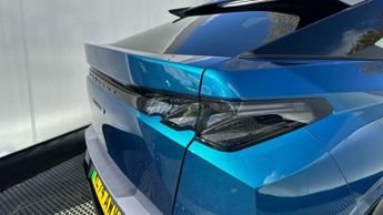 Peugeot E-3008 73kWh GT SUV 5dr Electric Auto (210 ps)