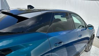 Peugeot E-3008 73kWh GT SUV 5dr Electric Auto (210 ps)