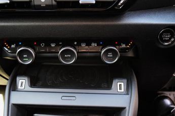 Citroen e-C4 50kWh Shine Plus Hatchback 5dr Electric Auto (7.4kW Charger) (13