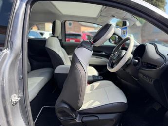 Fiat 500e 42kWh La Prima Hatchback 3dr Electric Auto (118 ps)