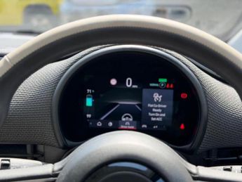 Fiat 500e 42kWh La Prima Hatchback 3dr Electric Auto (118 ps)