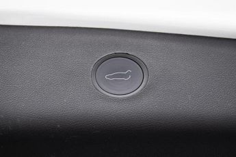 TESLA Model 3 (Dual Motor) Long Range Saloon 4dr Electric Auto 4WDE (346 ps)