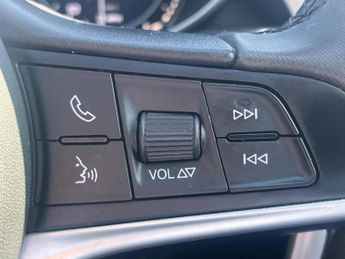 Alfa Romeo Giulia 2.0T Super Auto Euro 6 (s/s) 4dr