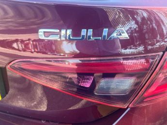 Alfa Romeo Giulia 2.0T Super Auto Euro 6 (s/s) 4dr