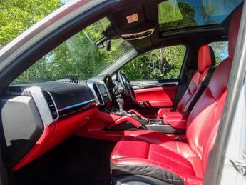 Porsche Cayenne 3.0 V6 E-Hybrid S Platinum Edition TiptronicS 4WD Euro 6 (s/s) 5