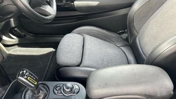 MINI Electric Hatch Cooper SE 32.6kWh Level 2 Hatchback 3dr Electric Auto (184 ps)