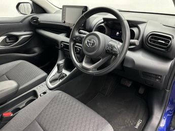 Toyota YARIS 1.5 Hybrid Design 5dr CVT