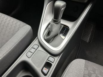 Toyota YARIS 1.5 Hybrid Design 5dr CVT