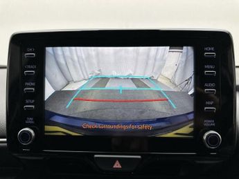Toyota YARIS 1.5 Hybrid Design 5dr CVT