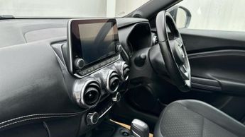 Nissan Juke 1.6 N-Connecta SUV 5dr Petrol Hybrid Auto Euro 6 (143 ps)