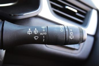 Renault Captur 1.6 E-TECH evolution SUV 5dr Petrol Hybrid Auto Euro 6 (s/s) (14