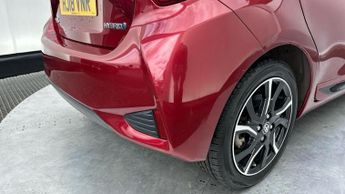 Toyota Yaris 1.5 VVT-h Design Hatchback 5dr Petrol Hybrid E-CVT Euro 6 (s/s) 
