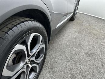 Renault CAPTUR 1.6 E-Tech full hybrid 145 techno 5dr Auto