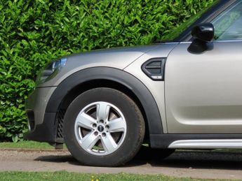 MINI Countryman 1.5 Cooper Classic SUV 5dr Petrol Steptronic Euro 6 (s/s) (136 p