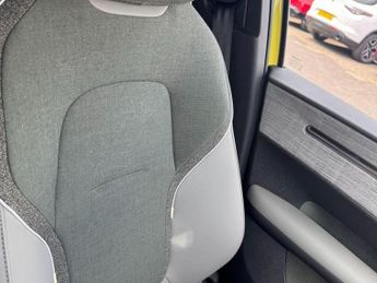 Volvo EX30 Single Motor Extended Range 69kWh Plus Auto 5dr
