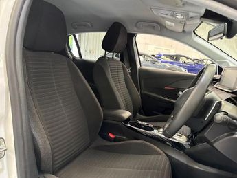 Peugeot 208 1.2 PureTech 100 Active Premium + 5dr EAT8