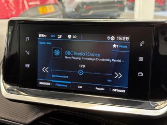 Peugeot 208 1.2 PureTech 100 Active Premium + 5dr EAT8