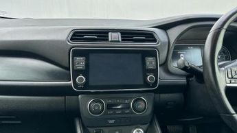 Nissan Leaf 40kWh Acenta Hatchback 5dr Electric Auto (150 ps)