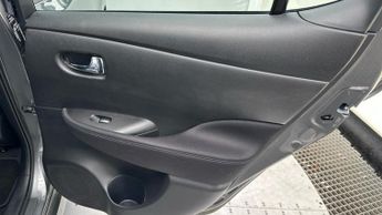 Nissan Leaf 40kWh Acenta Hatchback 5dr Electric Auto (150 ps)