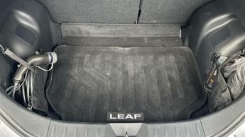 Nissan Leaf 40kWh Acenta Hatchback 5dr Electric Auto (150 ps)
