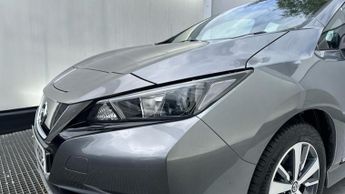 Nissan Leaf 40kWh Acenta Hatchback 5dr Electric Auto (150 ps)