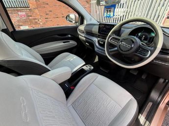 Fiat 500e 42kWh La Prima Auto 3dr