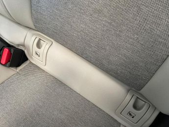 Toyota YARIS 1.5 Hybrid Excel 5dr CVT